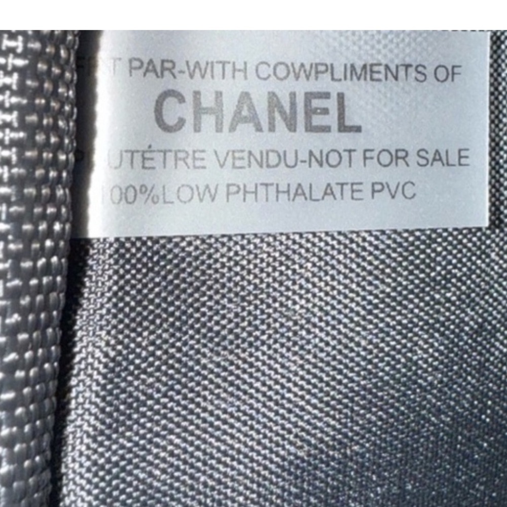 NEW GWP BEAUTE CHANEL
DUFFEL TRAVEL TOTE GYM BAG BLACK - Picture 6 of 6